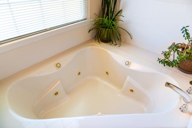 Corner bathtub