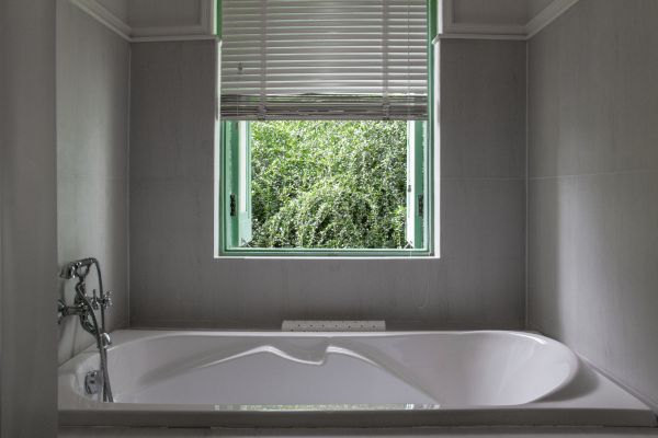 Fiberglass Tub Installation in Chesterton